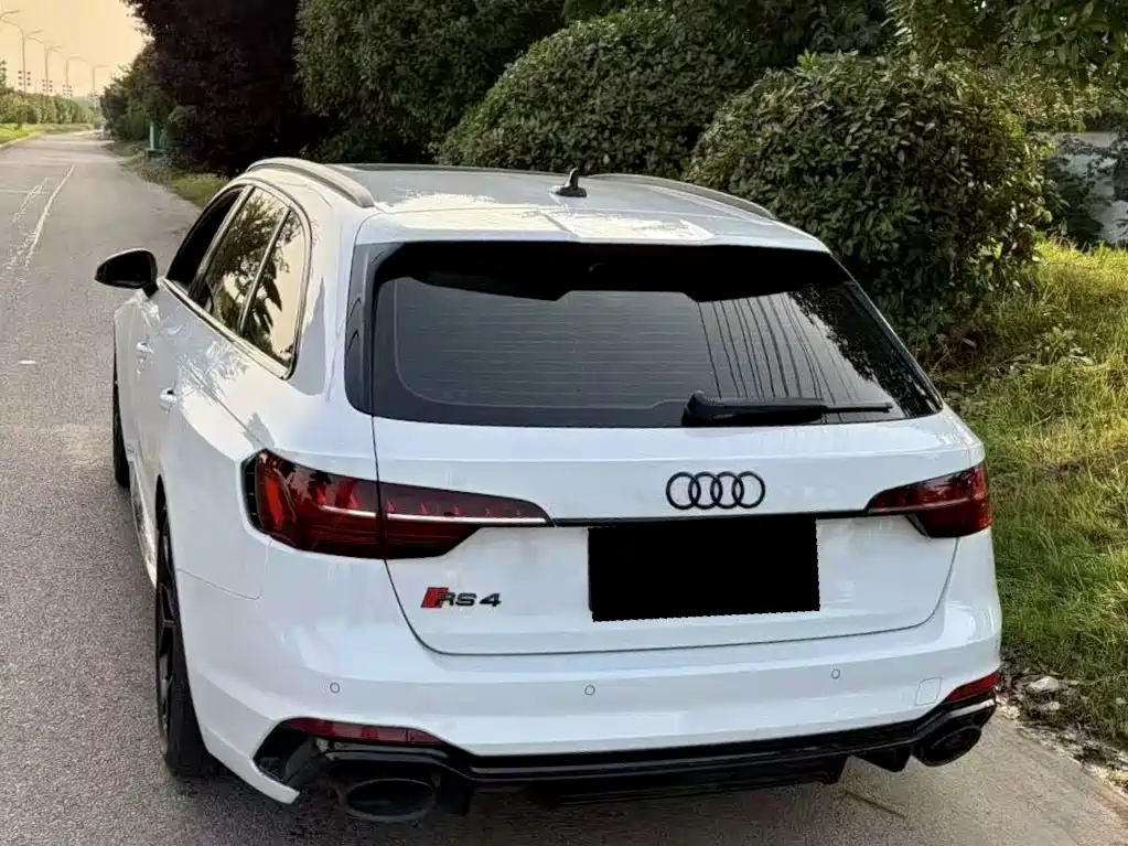Audi RS 4 RS4 Avant Ignite Engine