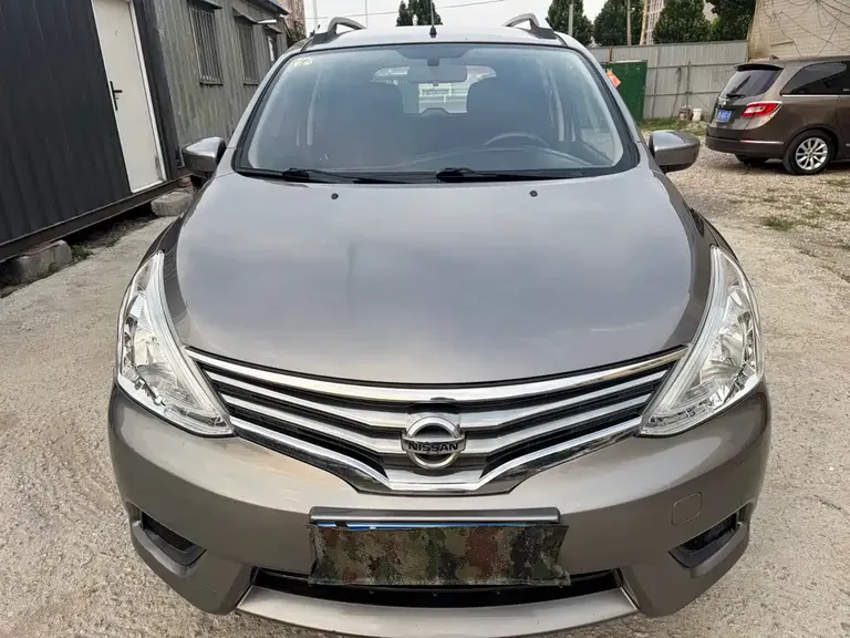 Nissan Livina 1.6 XE CVT Comfort