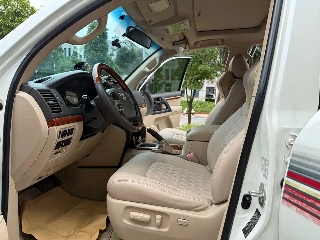 Land Cruiser (Import) Middle East