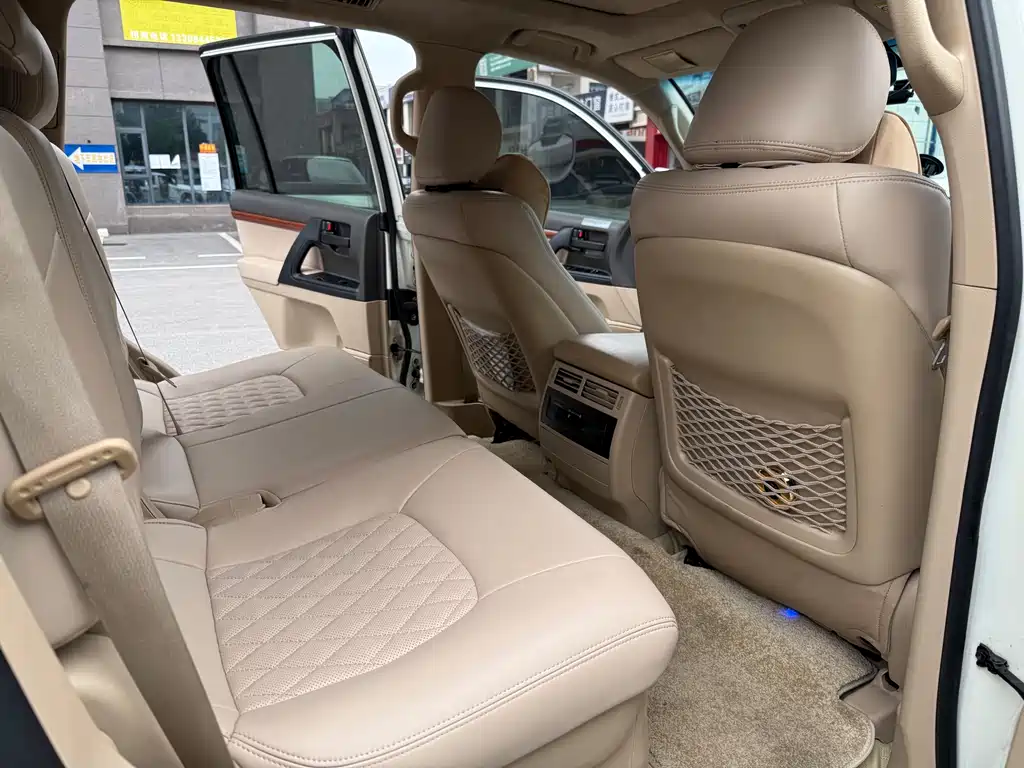 Land Cruiser (Import) Middle East
