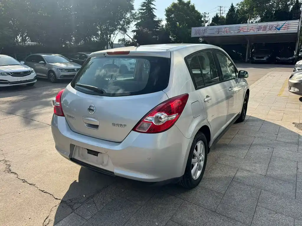 Tiida 1.6 L Auto Fashion