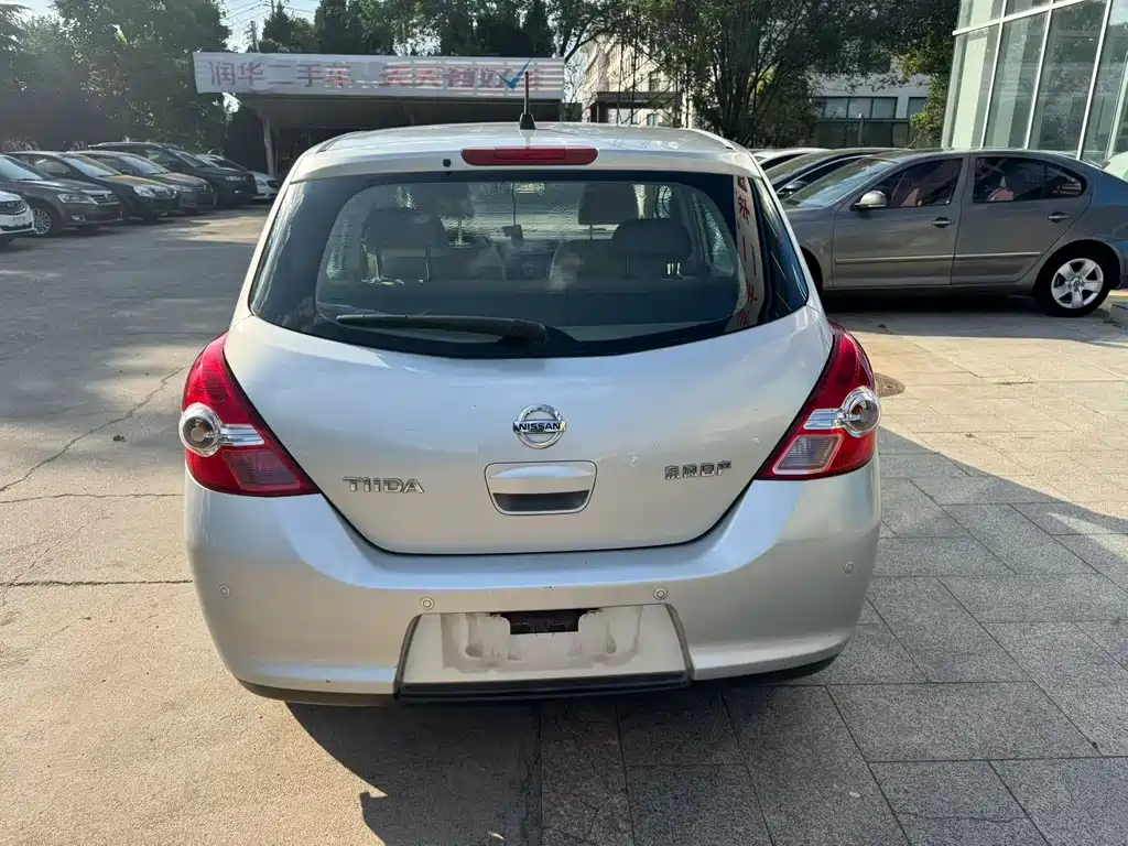Tiida 1.6 L Auto Fashion