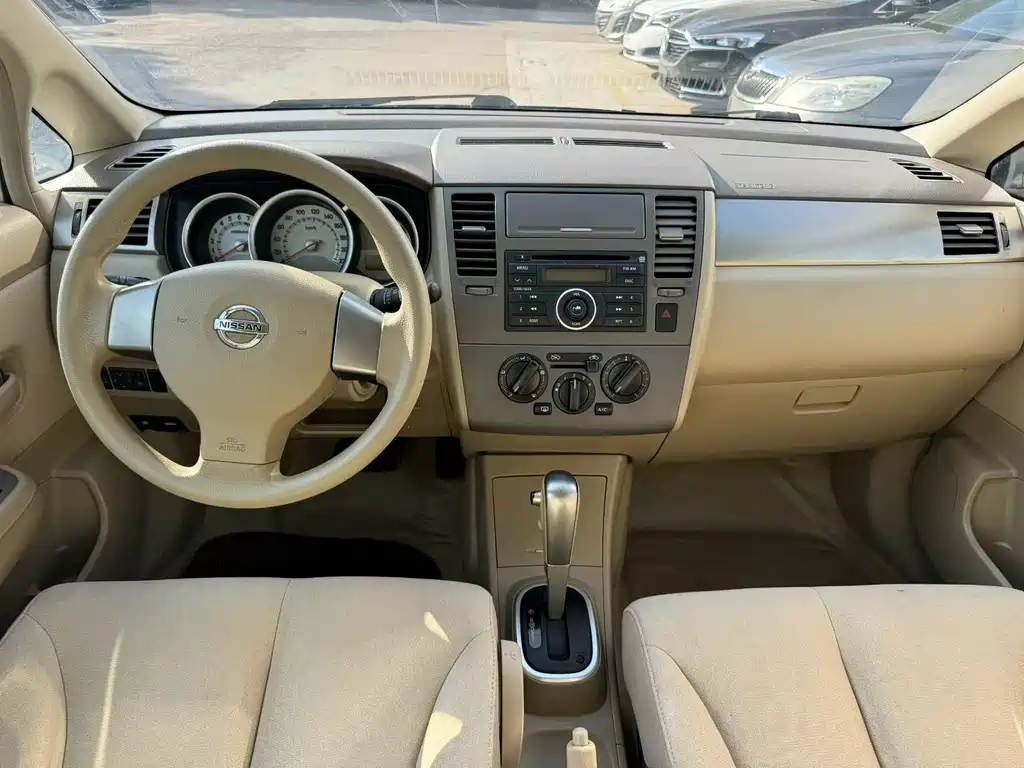 Tiida 1.6 L Auto Fashion