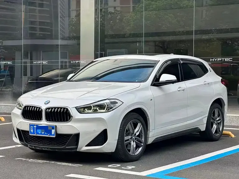 BMW X2 sDrive25 i Leading M Offroad Package