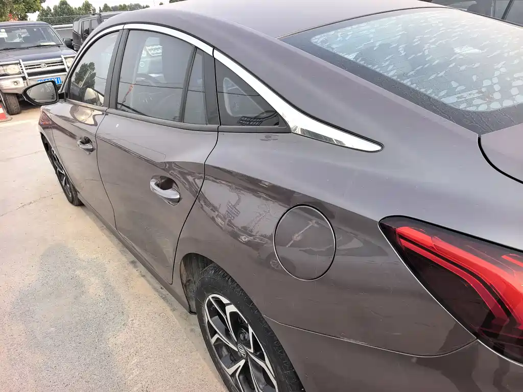 MG5 180 DVVT CVT Youth Luxury