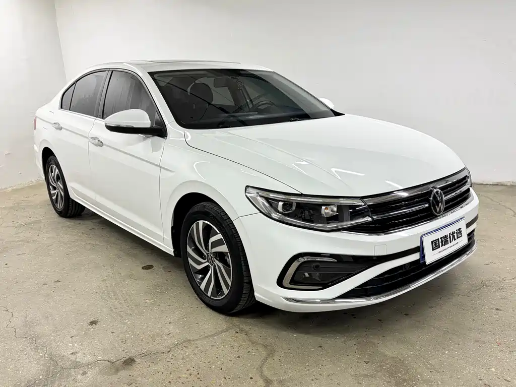 Bora 200 TSI DSG Smart Travel