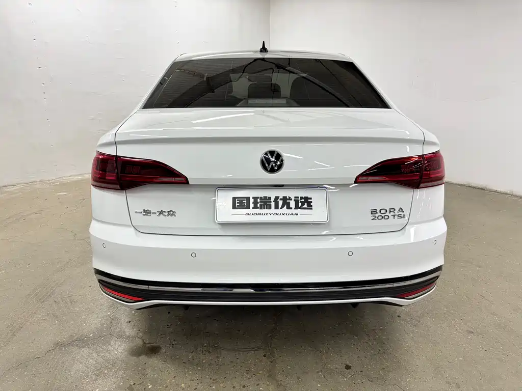 Bora 200 TSI DSG Smart Travel