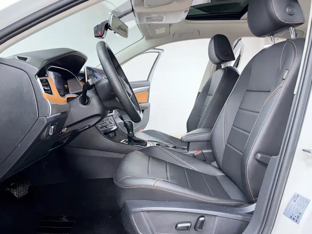 Bora 200 TSI DSG Smart Travel