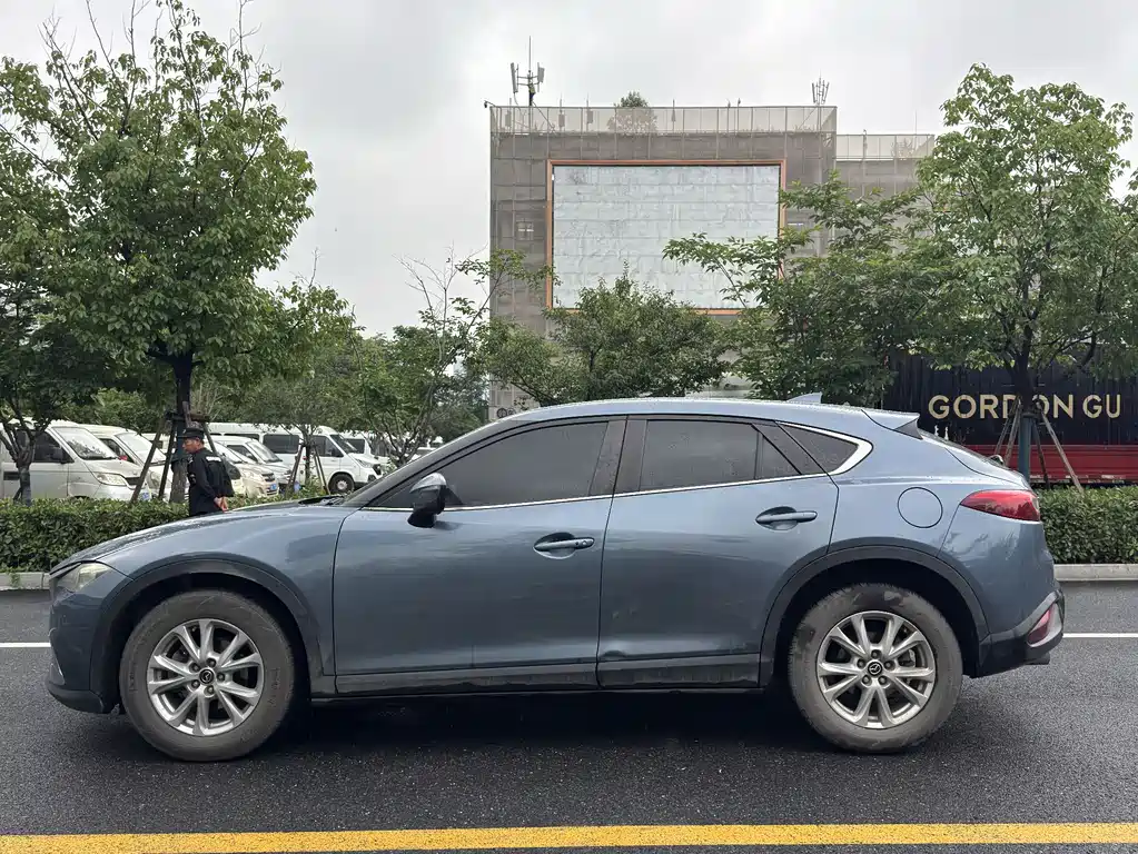 Mazda CX-4 2.0 L Auto 2 WD Blue Sky Explorer