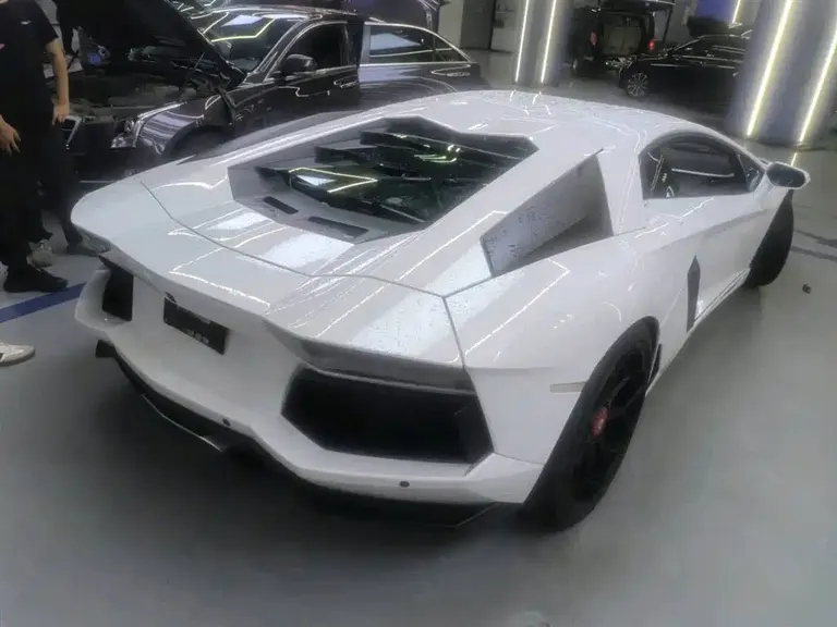 Lamborghini Aventador LP 700-4
