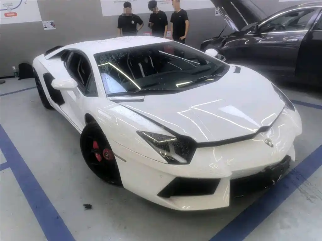 Aventador LP 700-4