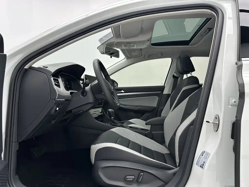 Bora 280 TSI DSG Supreme Travel