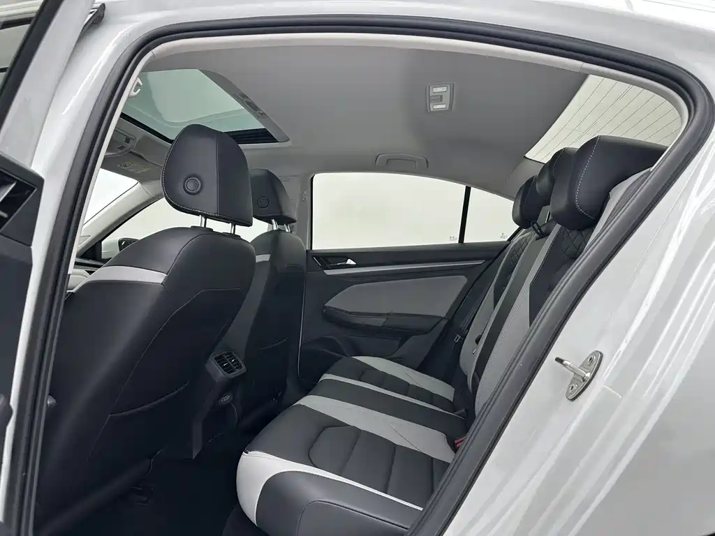 Bora 280 TSI DSG Supreme Travel