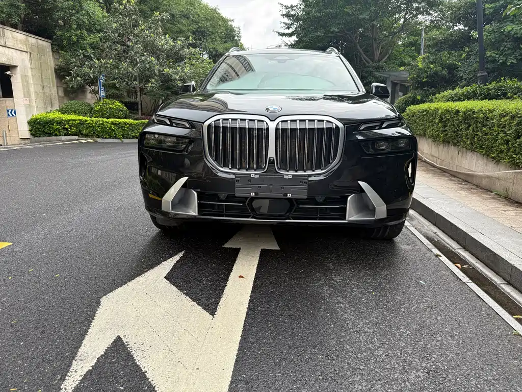 BMW X7 xDrive40 i Leading Luxury Package