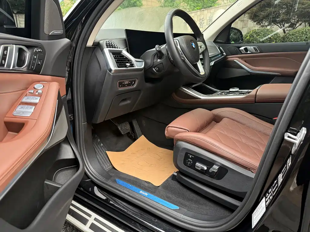 BMW X7 xDrive40 i Leading Luxury Package