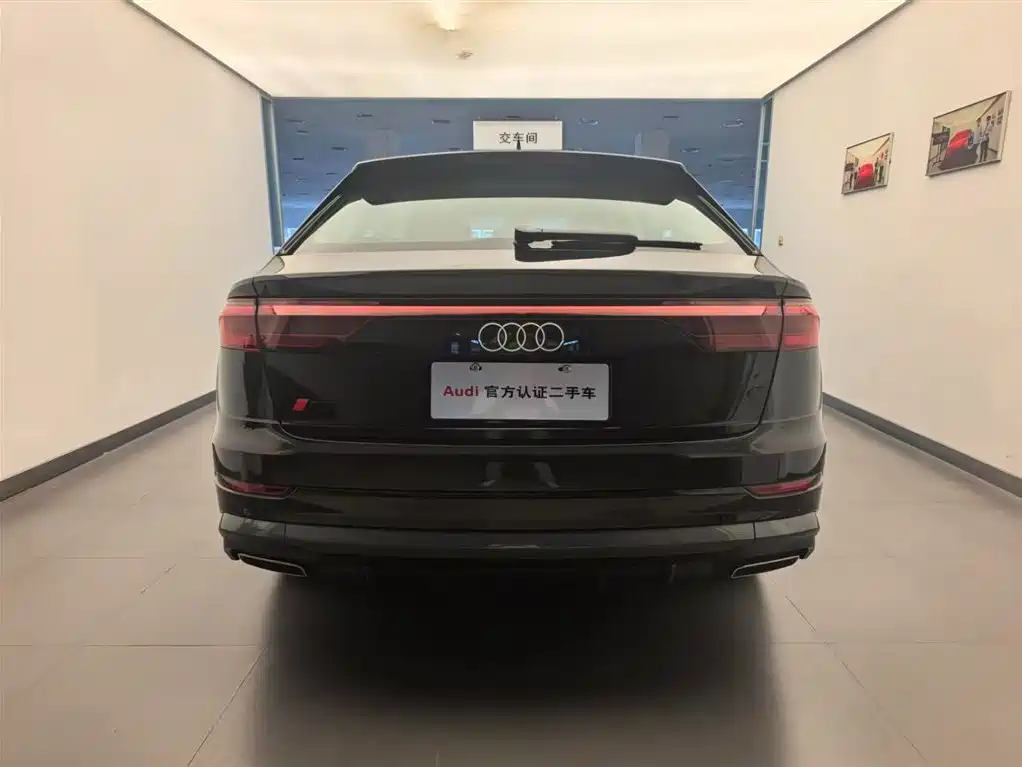 Audi Q8 55 TFSI Luxury Dynamic