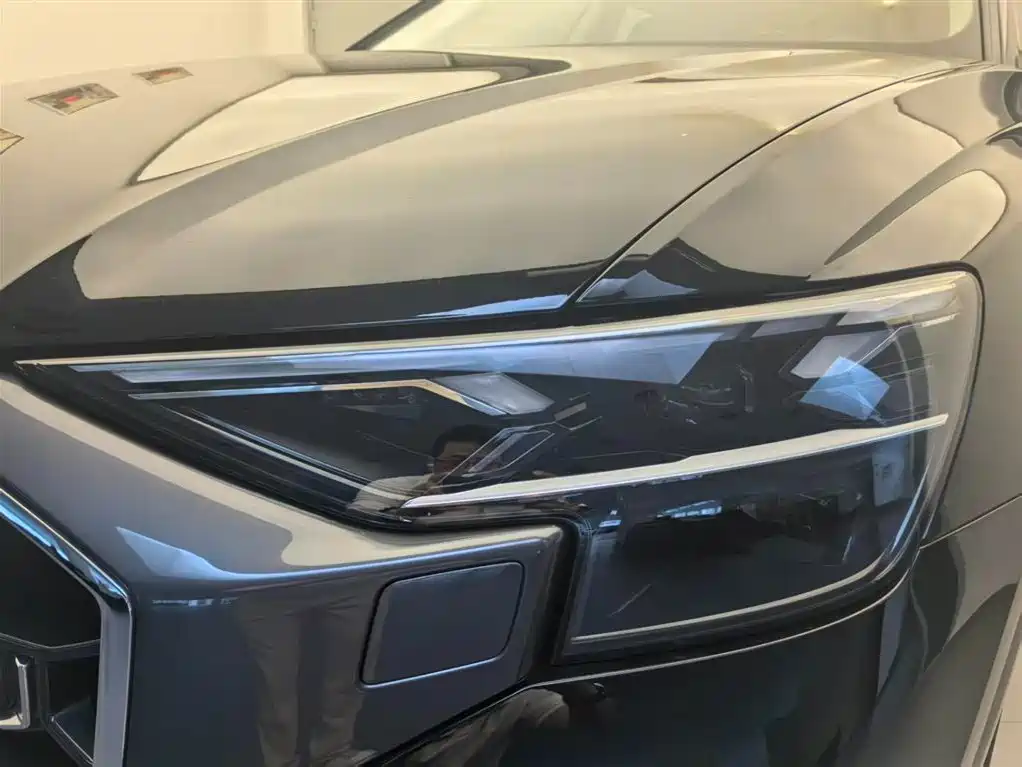 Audi Q8 55 TFSI Luxury Dynamic