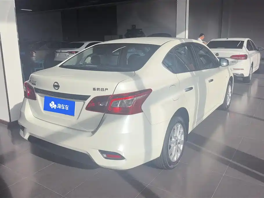 Sylphy Facelift III Classic 1.6 XE CVT Comfort