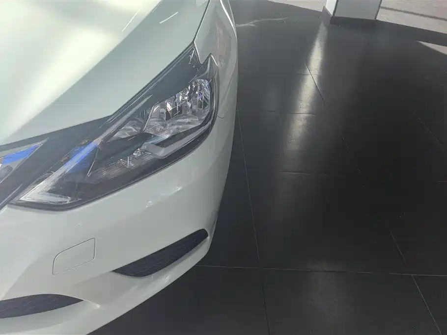 Sylphy Facelift III Classic 1.6 XE CVT Comfort