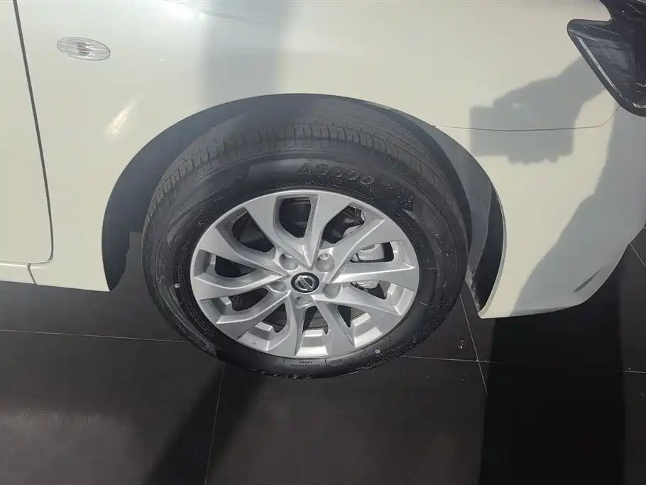 Sylphy Facelift III Classic 1.6 XE CVT Comfort