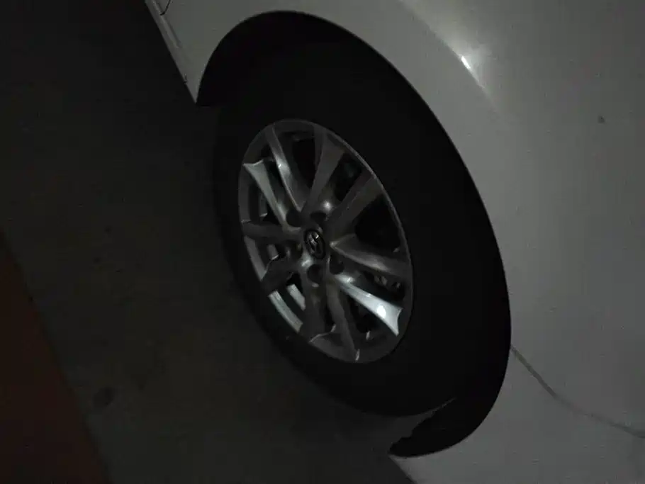 Mazda 3 Axela Sedan 1.5 L Auto Luxury CN-V