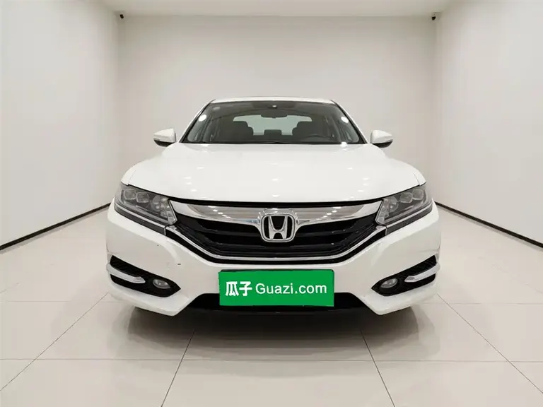 Honda Spirior 2.0 L Distinguished