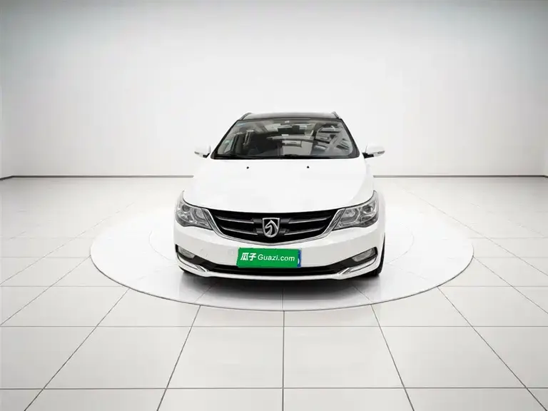 Baojun 730 1.5 L Manual Comfort 7-seat CN-V