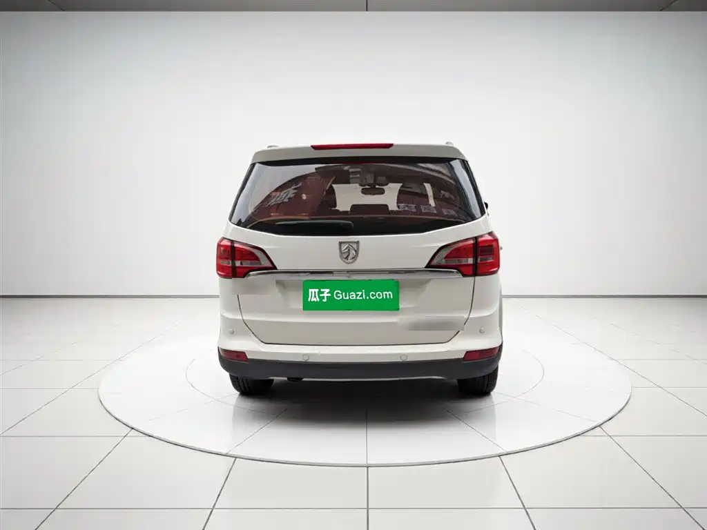 Baojun 730 1.5 L Manual Comfort 7-seat CN-V