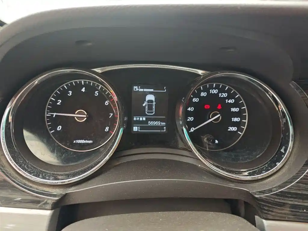 Baojun 730 1.5 L Manual Comfort 7-seat CN-V