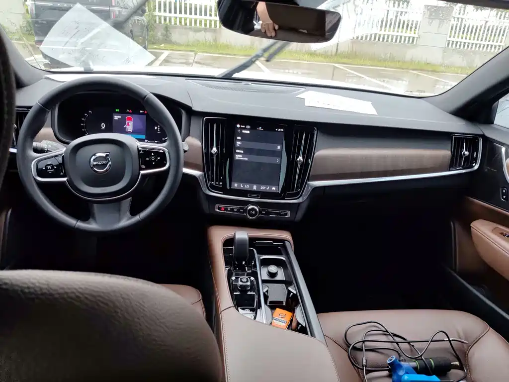 Volvo V90 沃尔沃V90 2024款 Cross Country B5 AWD 智远版