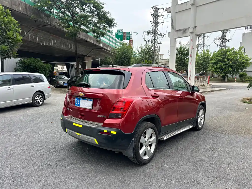 Tracker 1.4 T Auto 2 WD Luxury