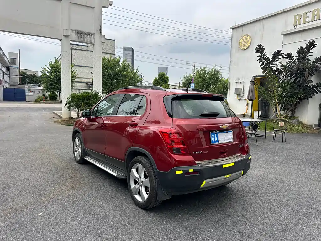 Tracker 1.4 T Auto 2 WD Luxury