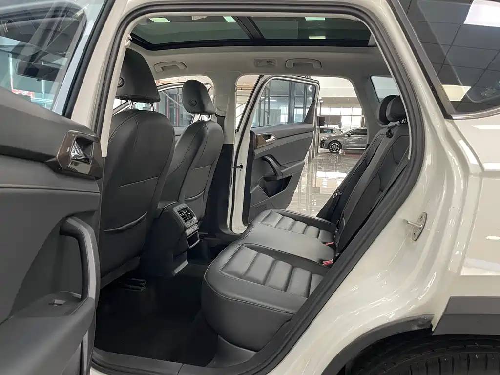 Tharu 280 TSI 2 WD Luxury PLUS