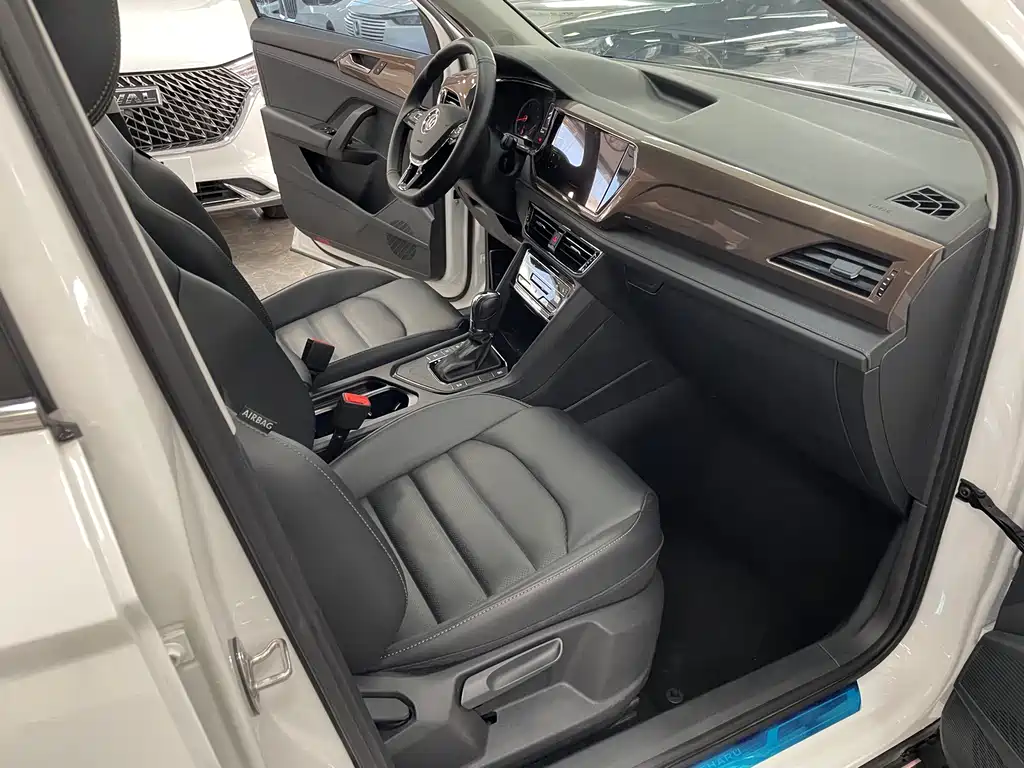 Tharu 280 TSI 2 WD Luxury PLUS