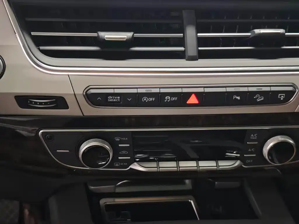 Audi Q7 45 TFSI S line Sport