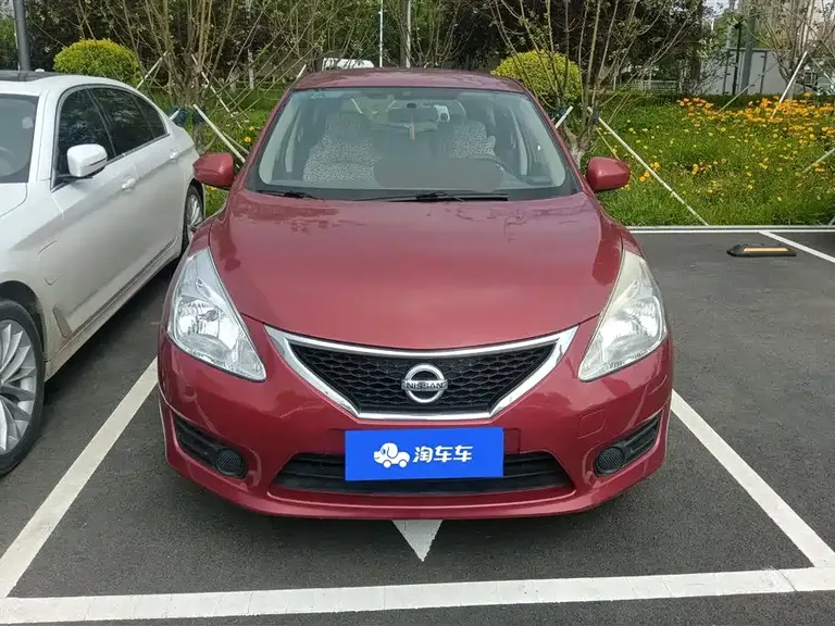 Nissan Tiida 1.6 L CVT Comfort