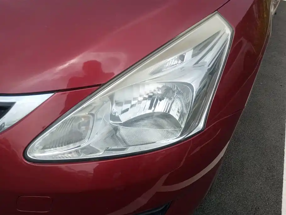 Tiida 1.6 L CVT Comfort