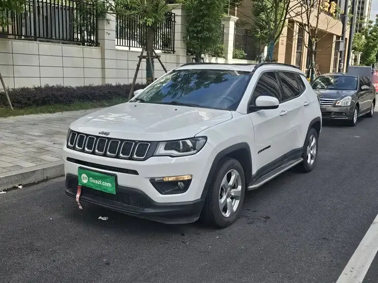 Jeep Compass 200 T Auto Home Enjoyment - Connected Large Screen
