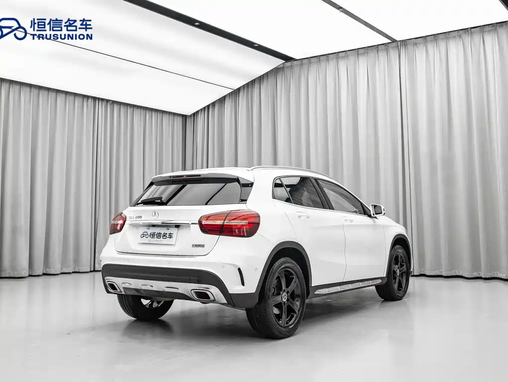 Mercedes-Benz GLA GLA 200 Fashion