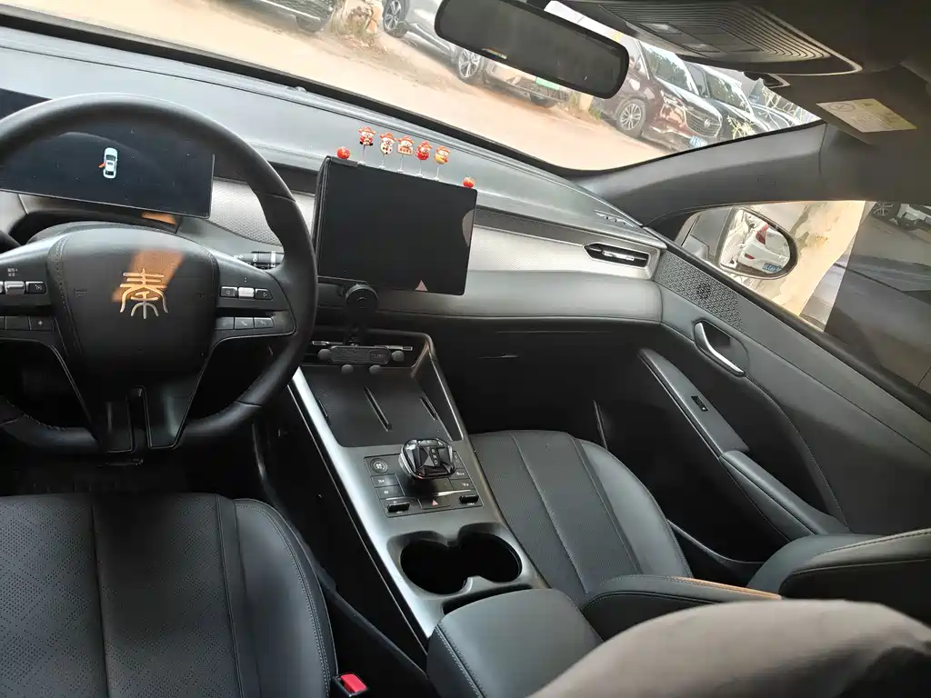 Qin PLUS DM-i Smart Drive 55 KM Leading