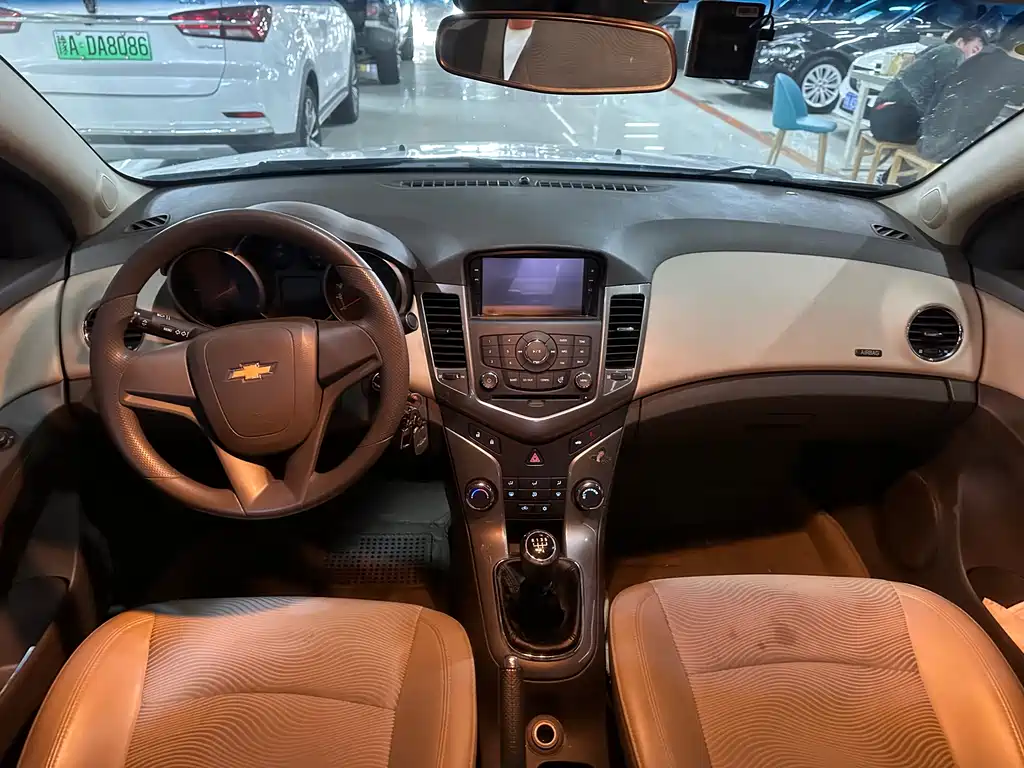 Cruze 1.5 L Classic SE MT