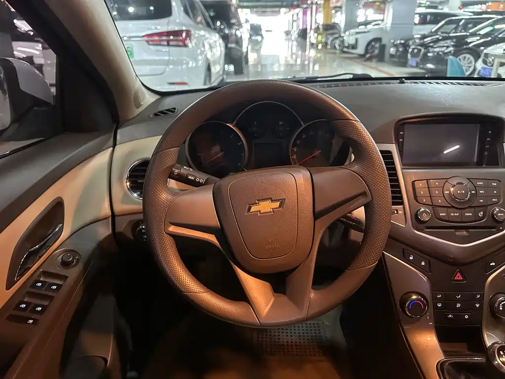 Cruze 1.5 L Classic SE MT