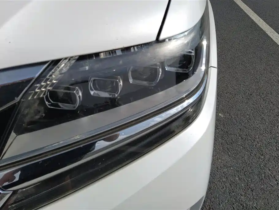 Elysion 2.4 L Luxury