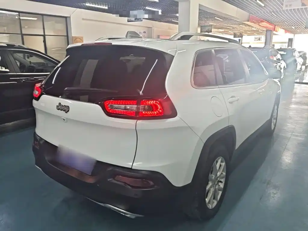 Cherokee 2.4 L Leading Intelligent