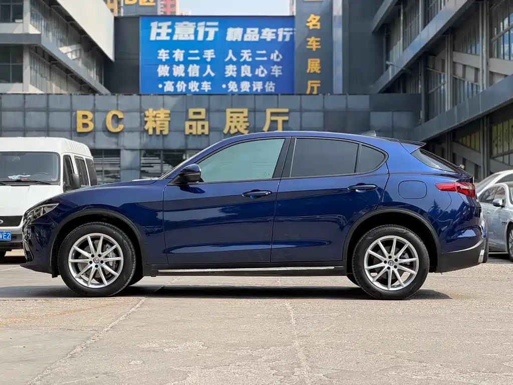 Stelvio 2.0 T 200 HP Elite