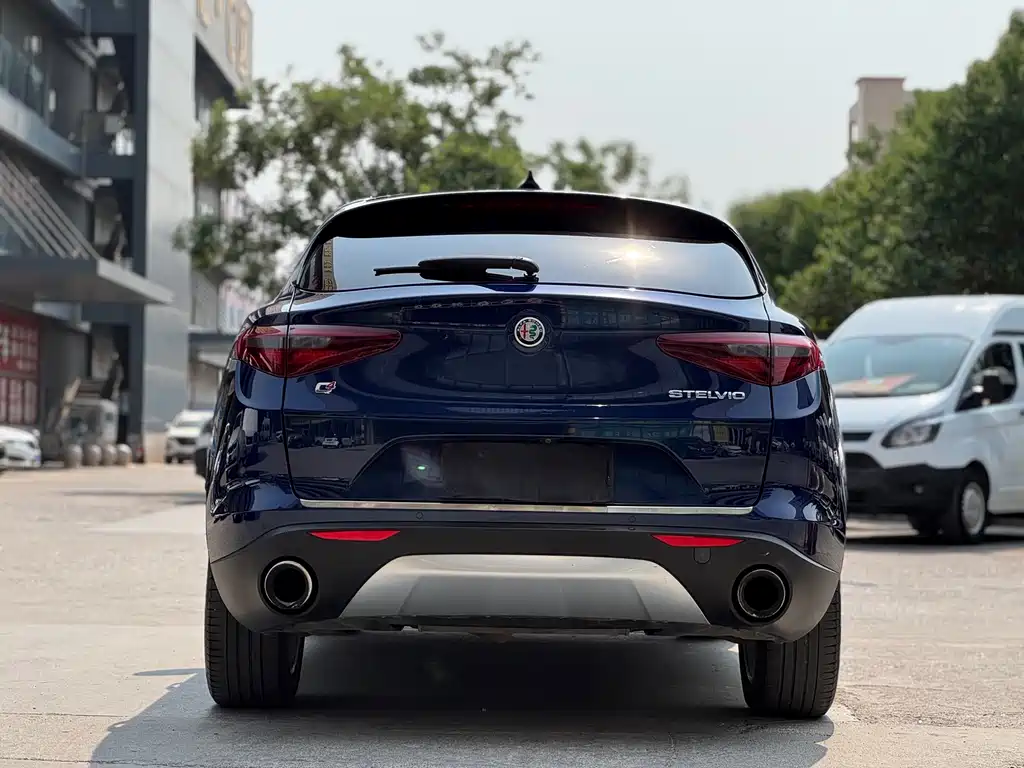 Stelvio 2.0 T 200 HP Elite