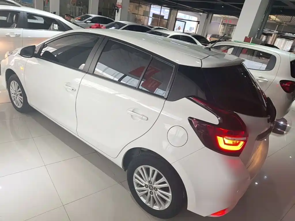 Vios FS 1.5 L CVT Sharp Speed