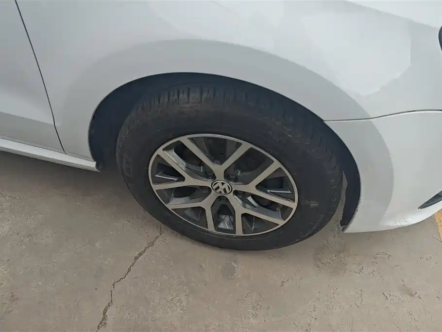Polo 1.4 L Auto Style