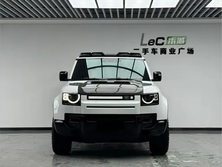 Land Rover Defender 110 3.0 T P400 X-Dynamic HSE