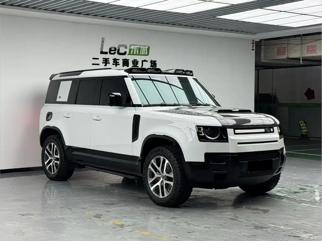 Land Rover Defender 110 3.0 T P400 X-Dynamic HSE